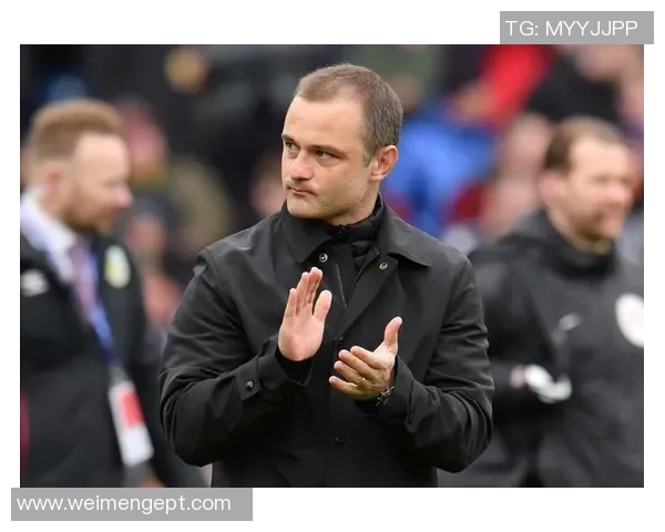 荷兰现役足球明星盘点他们的成就与未来展望